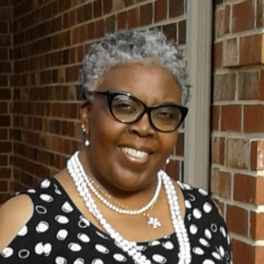 Meet your Posher, Angie